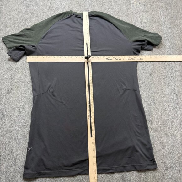 Lululemon T-Shirt Men L Green Gray Colorblock Crew Neck Stretch Short Sleeve - Picture 8 of 12